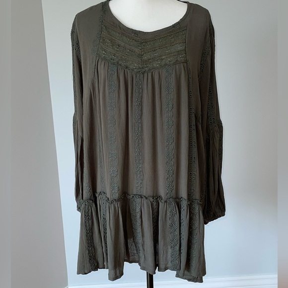 Blue B Collection new with tags size large top in olive - Picture 1 of 16